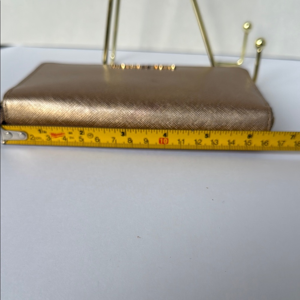 Michael Kors gold phone case and wallet - Picture 10 of 11